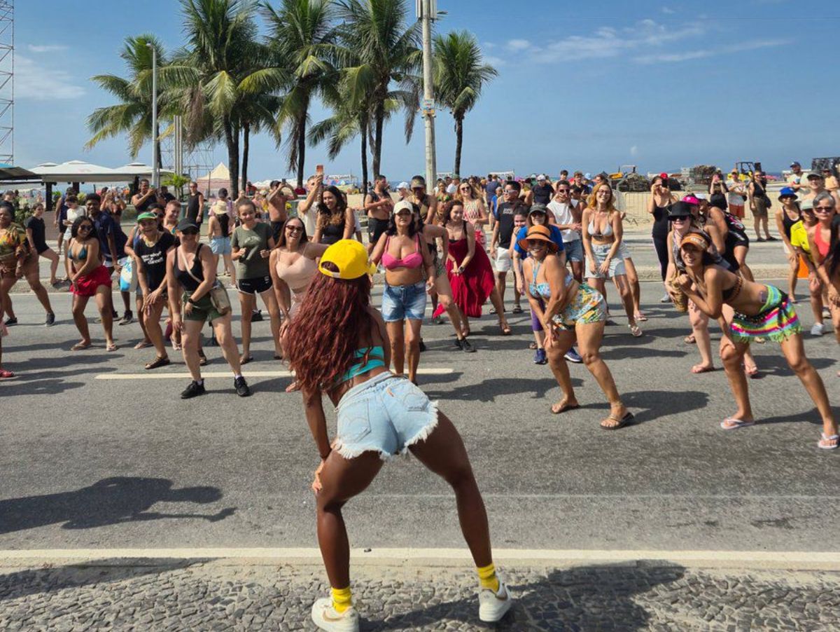 “Waka Waka” e “Choka Choka”: Produção de show da Shakira em Copacabana promove aulão de coreografias