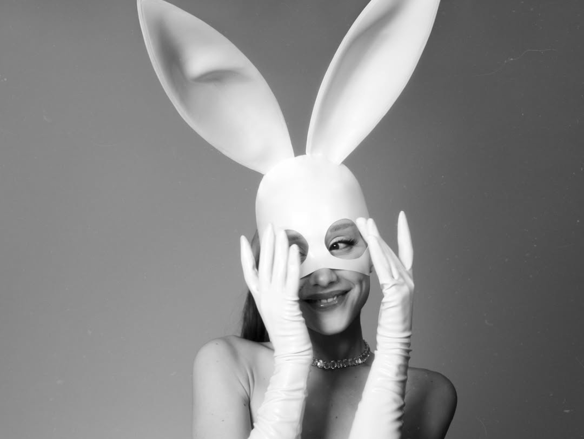 De surpresa, Ariana Grande lança música bônus do "Dangerous Woman"
