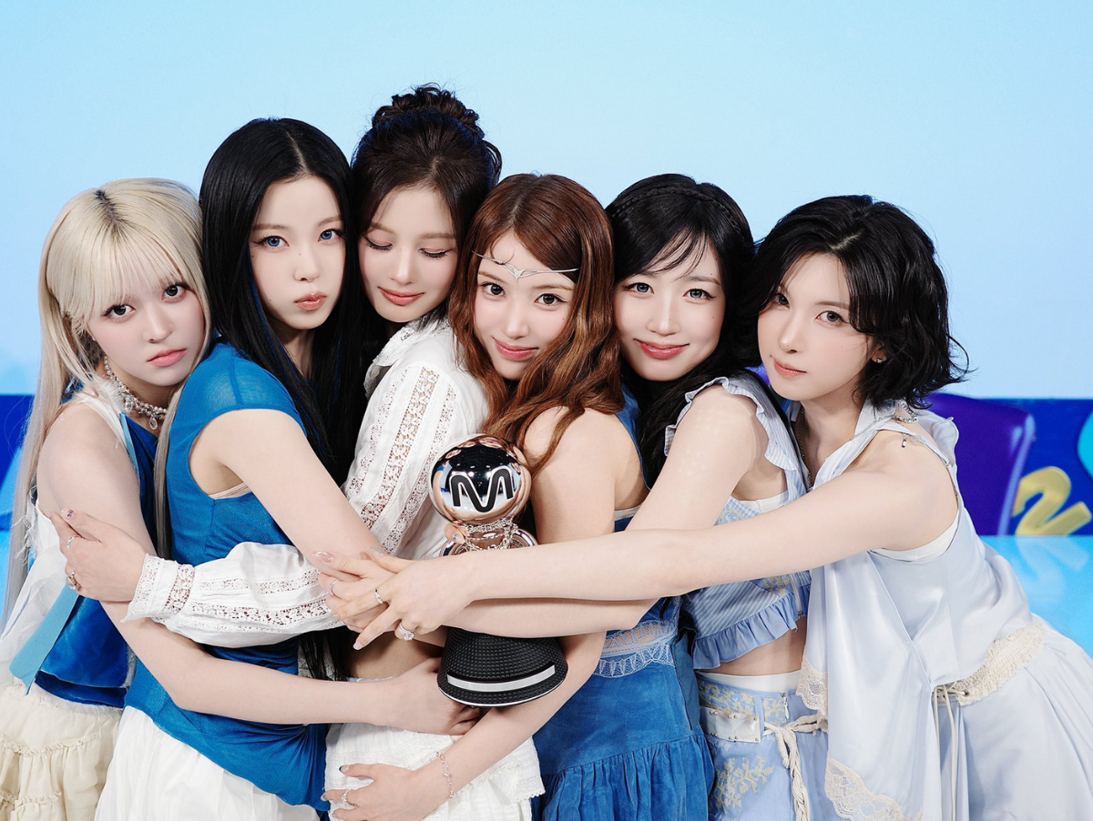 NMIXX faz performance de "Heavy Serenade" e vence "M Countdown"