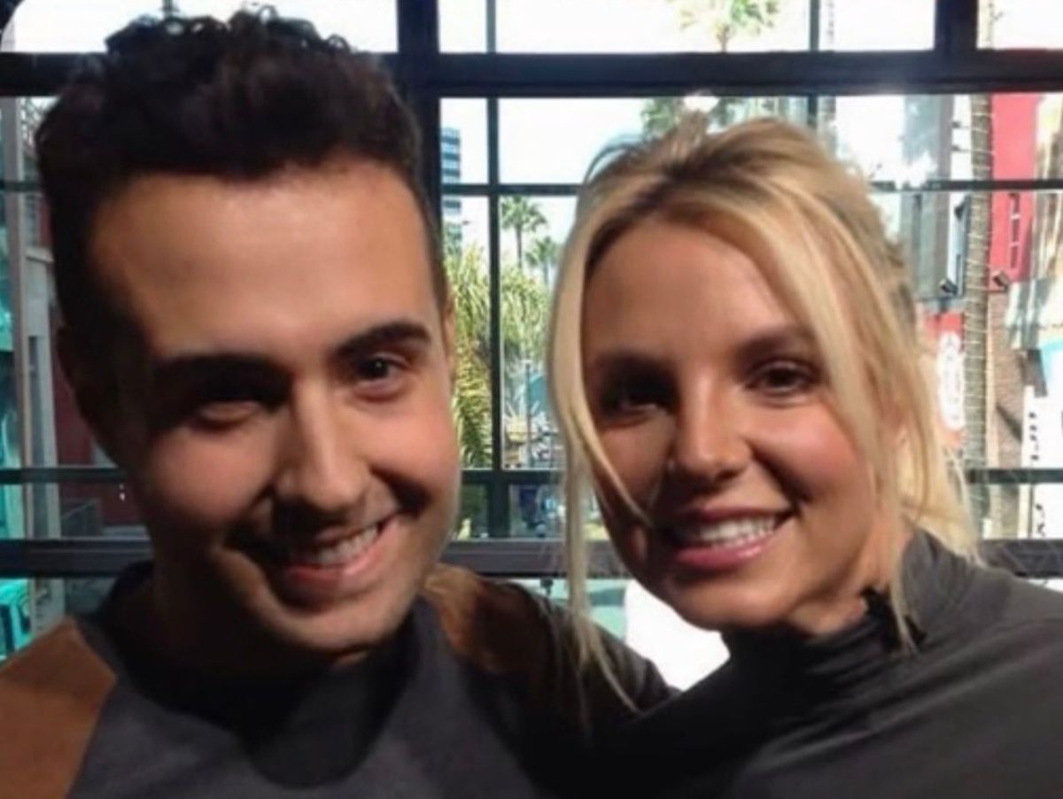 Ex-funcionário conta que Britney Spears é blindada para que "pessoas certas" não se aproximem
