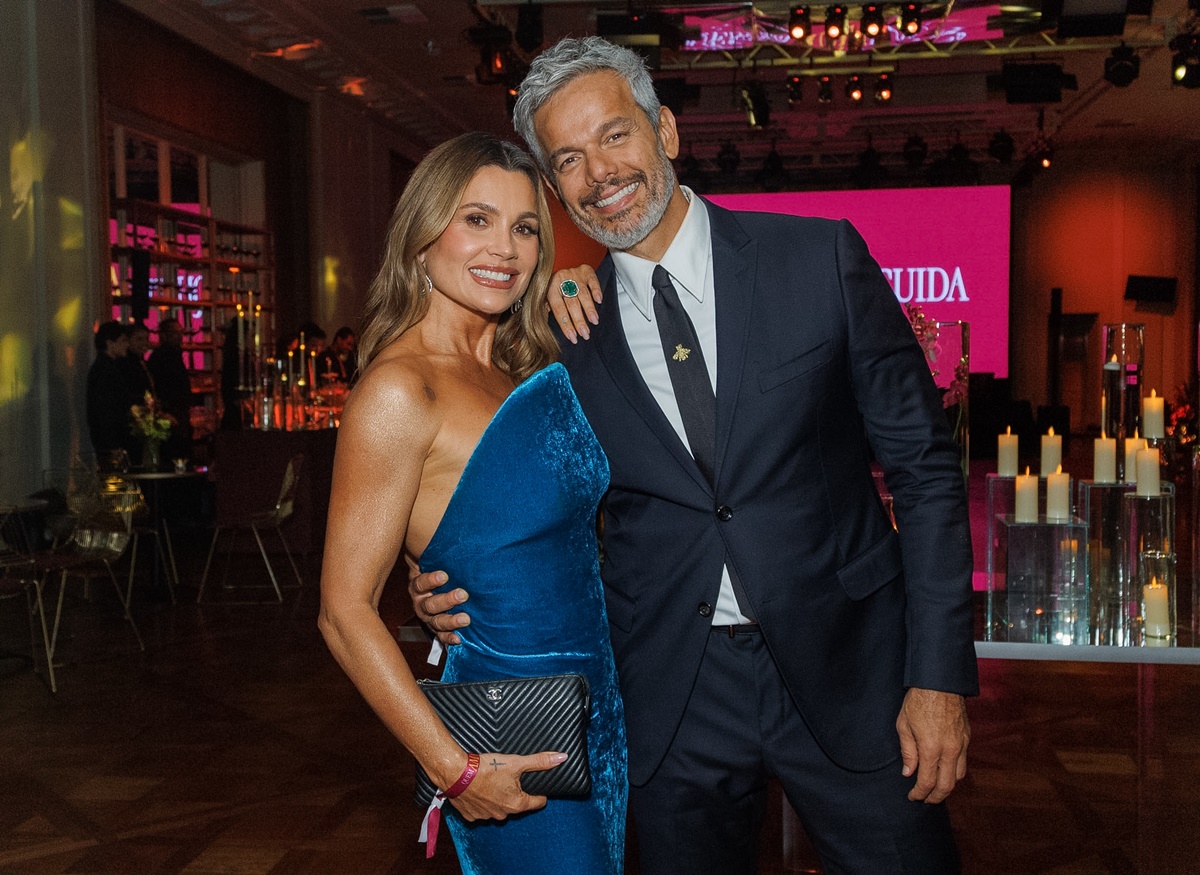 Flávia Alessandra e Otaviano Costa na festa de lançamento de "Quem Ama Cuida"