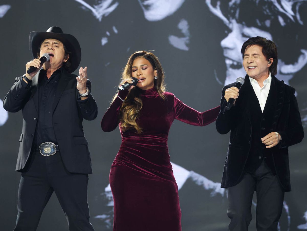 Simone Mendes reúne lendas da música sertaneja em gravação de DVD (FOTOS)